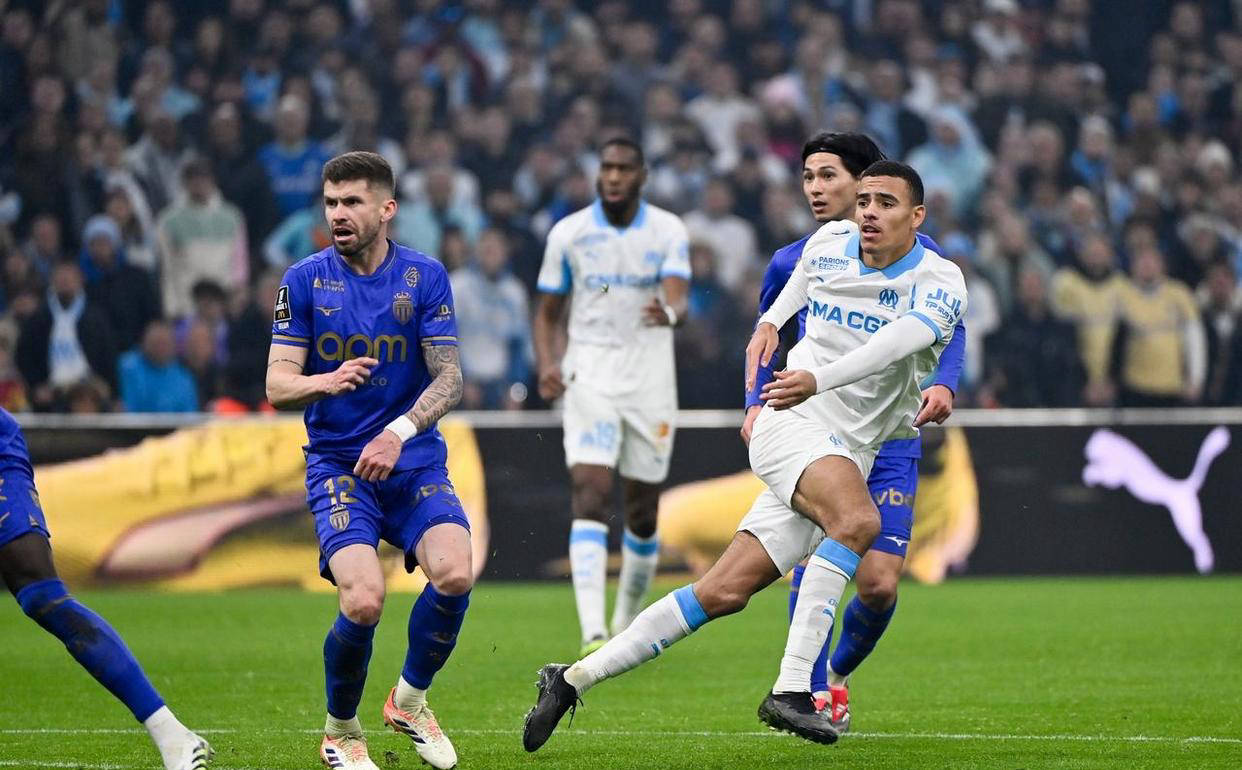 法甲最新积分榜更新：朗斯逆转登顶，冠军争夺激烈异常